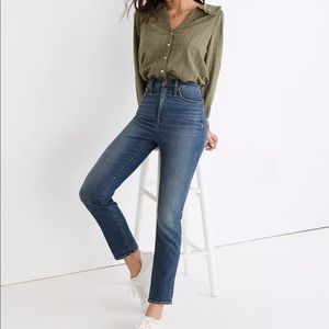 Curvy Stovepipe Jeans in Dearham Wash